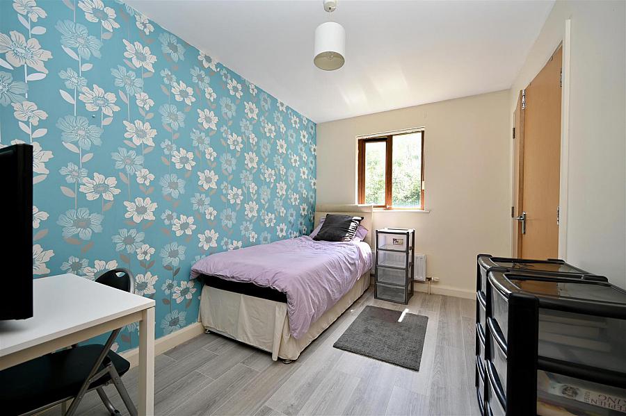 77c Heath Lodge Drive