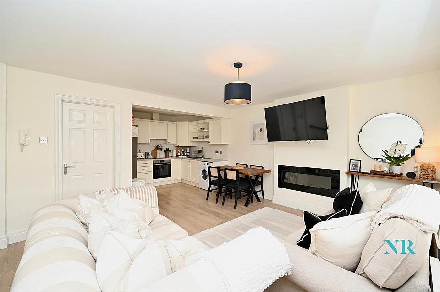 5B Hillsborough Court