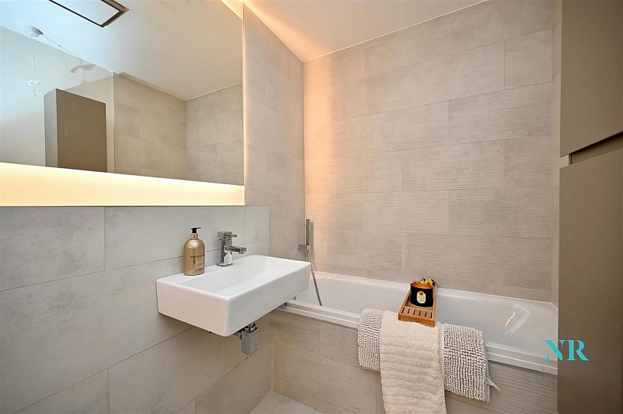 5B Hillsborough Court