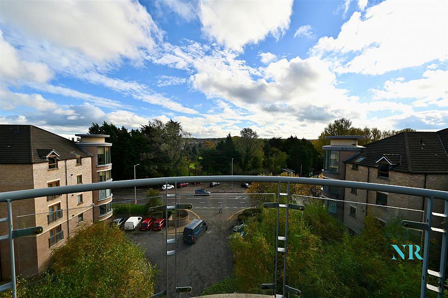 Penthouse - Apt 83, Park Royal 841C Upper Lisburn Road