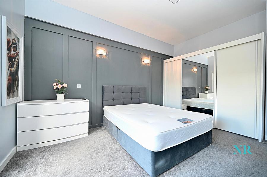 Penthouse - Apt 83, Park Royal 841C Upper Lisburn Road