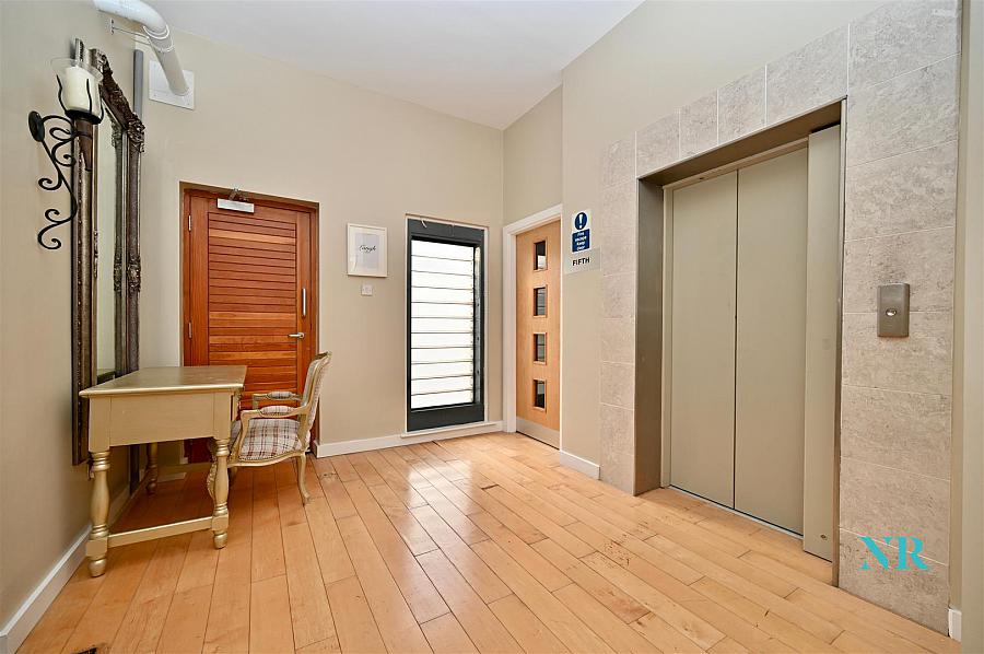 Penthouse - Apt 83, Park Royal 841C Upper Lisburn Road