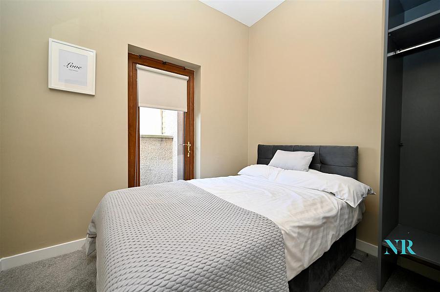 Penthouse - Apt 83, Park Royal 841C Upper Lisburn Road