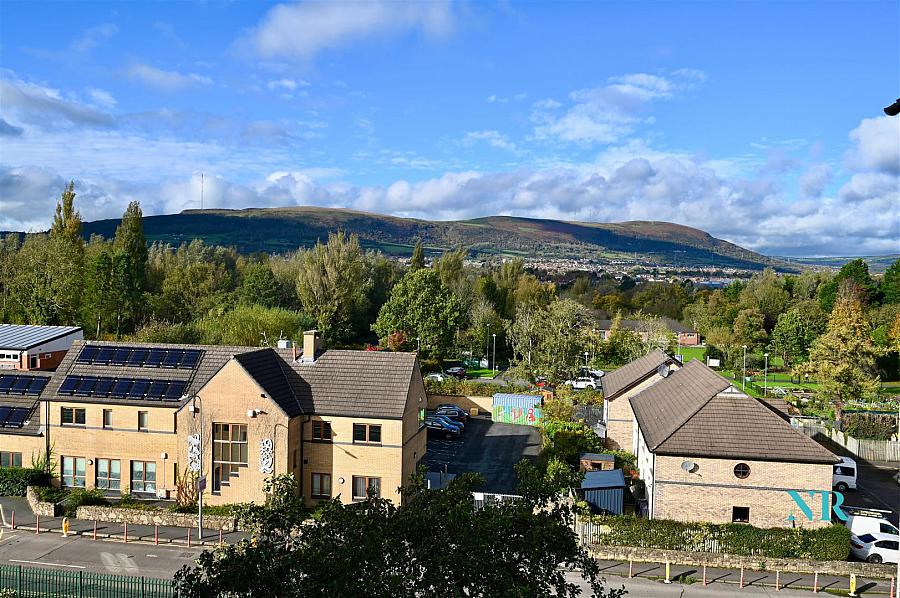 Penthouse - Apt 83, Park Royal 841C Upper Lisburn Road