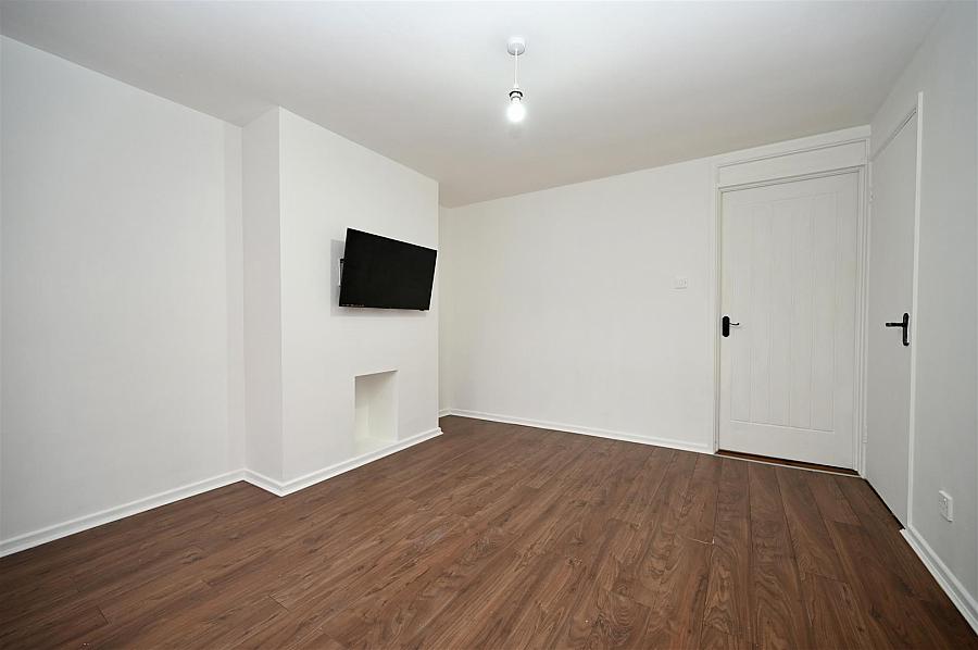 9 Catherine Street North