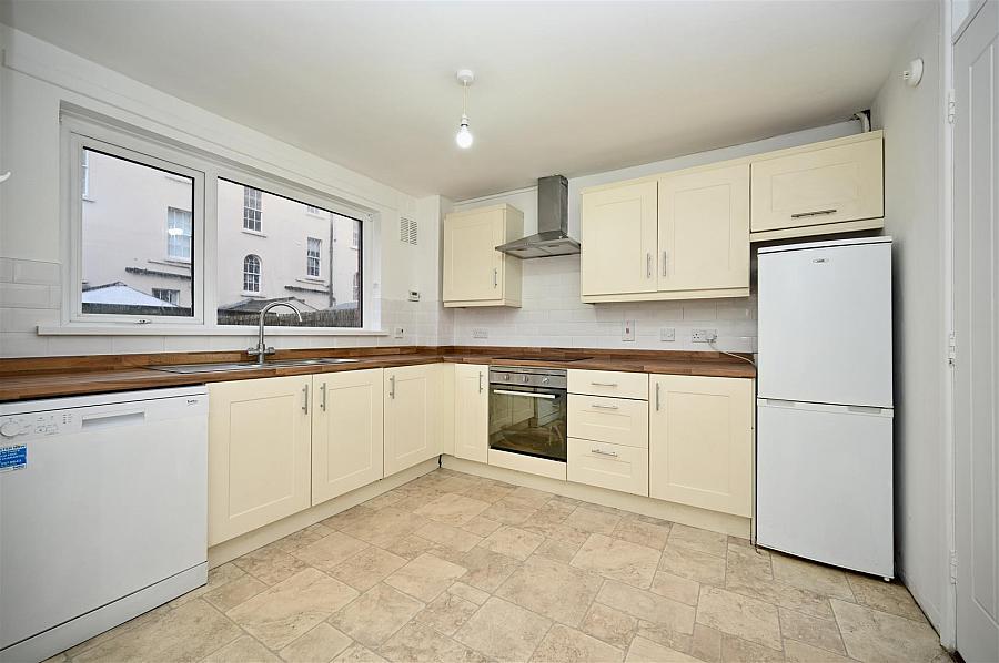 9 Catherine Street North