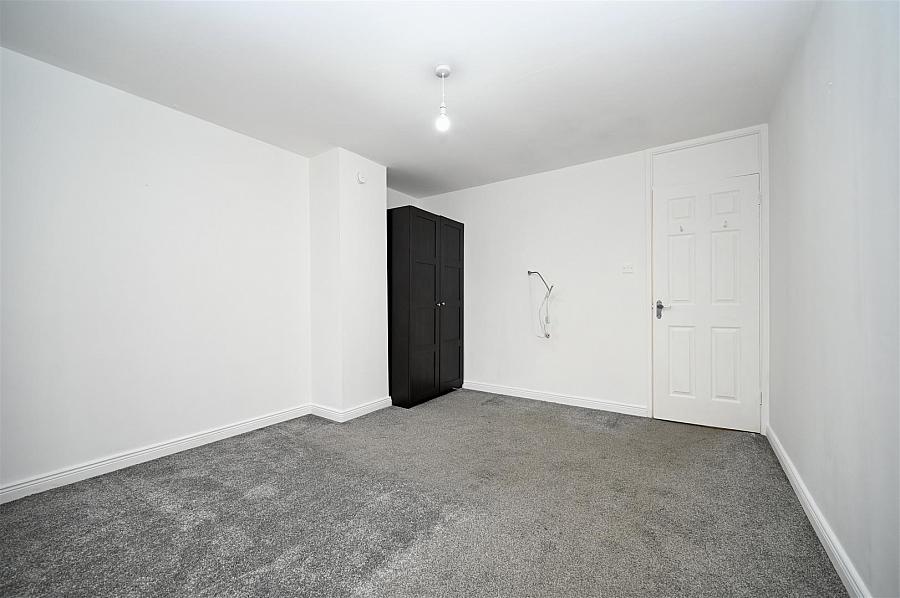 9 Catherine Street North