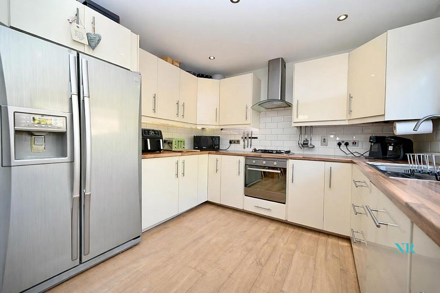 23 Laurelgrove Avenue