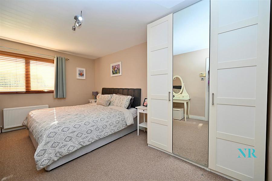 23 Laurelgrove Avenue