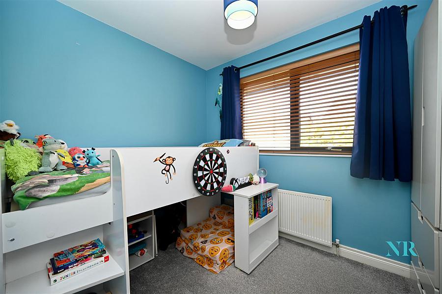 23 Laurelgrove Avenue