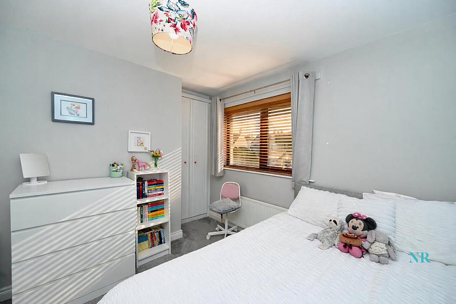 23 Laurelgrove Avenue