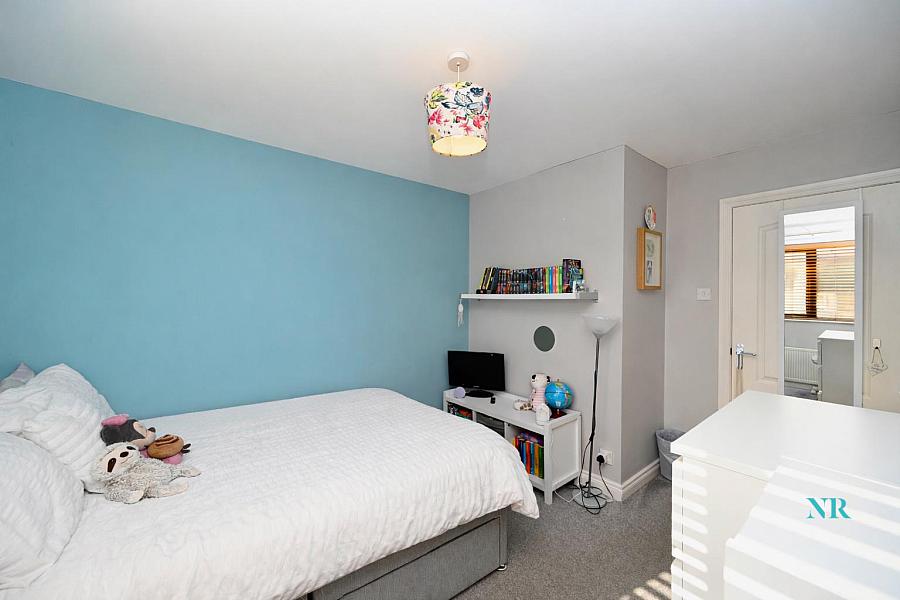 23 Laurelgrove Avenue