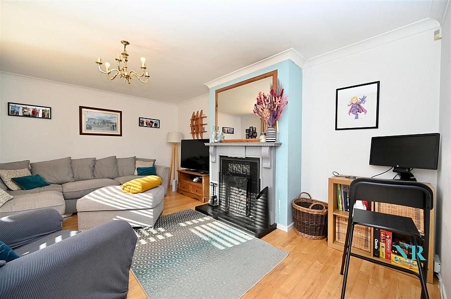 23 Laurelgrove Avenue