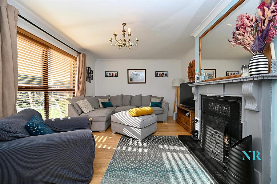 23 Laurelgrove Avenue