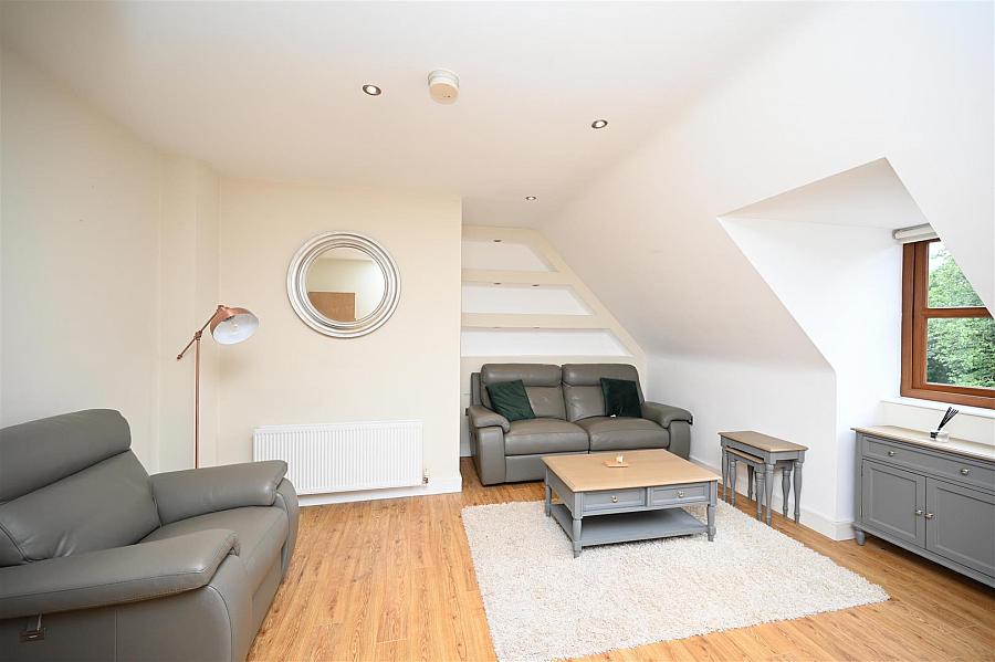 Apt 15, 22 Upper Lisburn Road