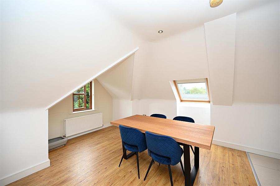 Apt 15, 22 Upper Lisburn Road