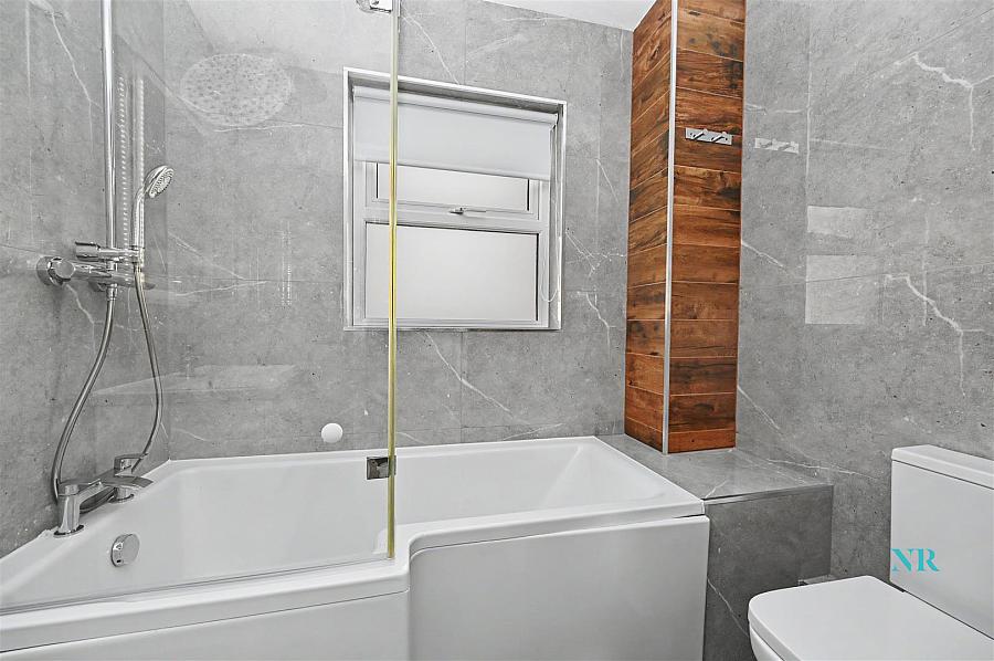 9 Catherine Street North