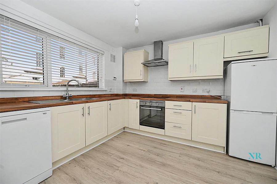 9 Catherine Street North