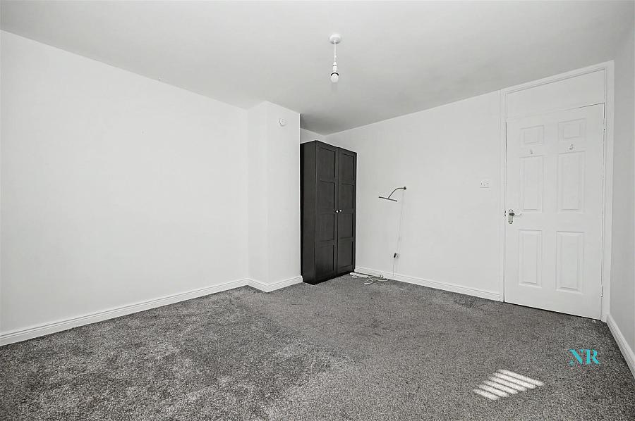 9 Catherine Street North