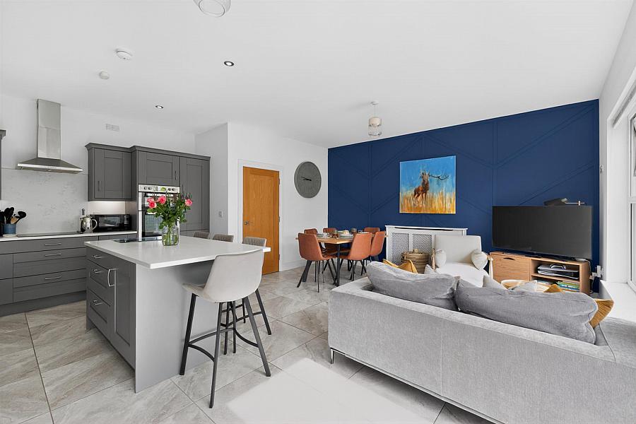 16 Castlegowan Place