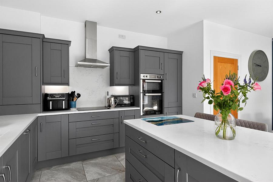 16 Castlegowan Place