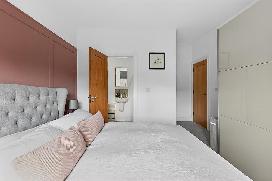 16 Castlegowan Place