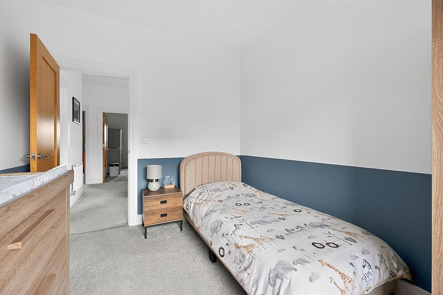 16 Castlegowan Place