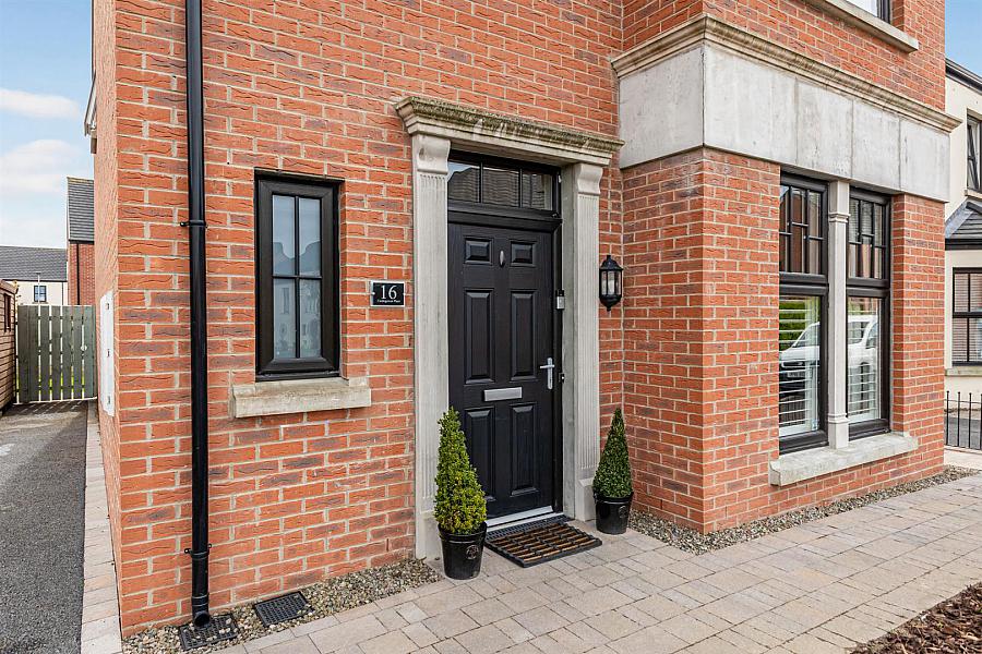 16 Castlegowan Place