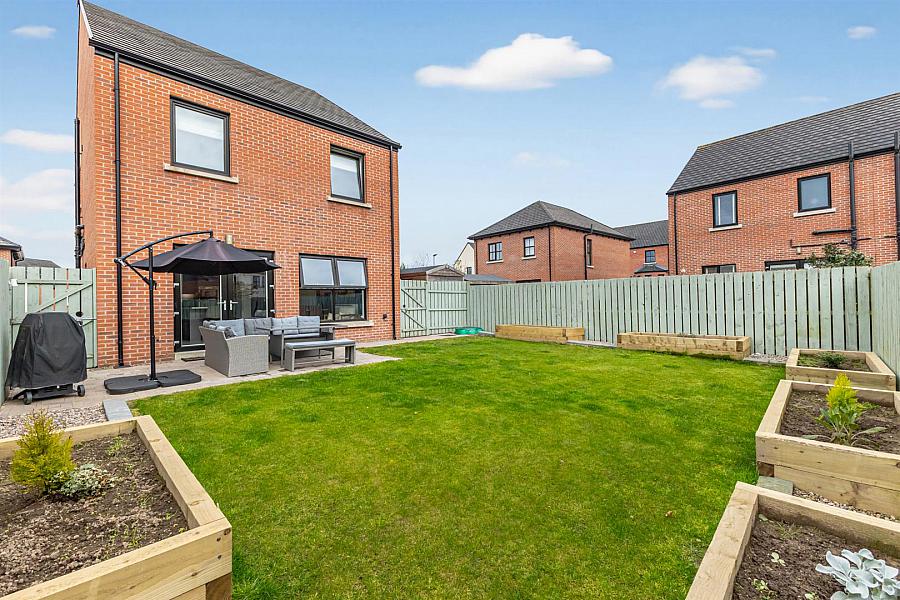 16 Castlegowan Place