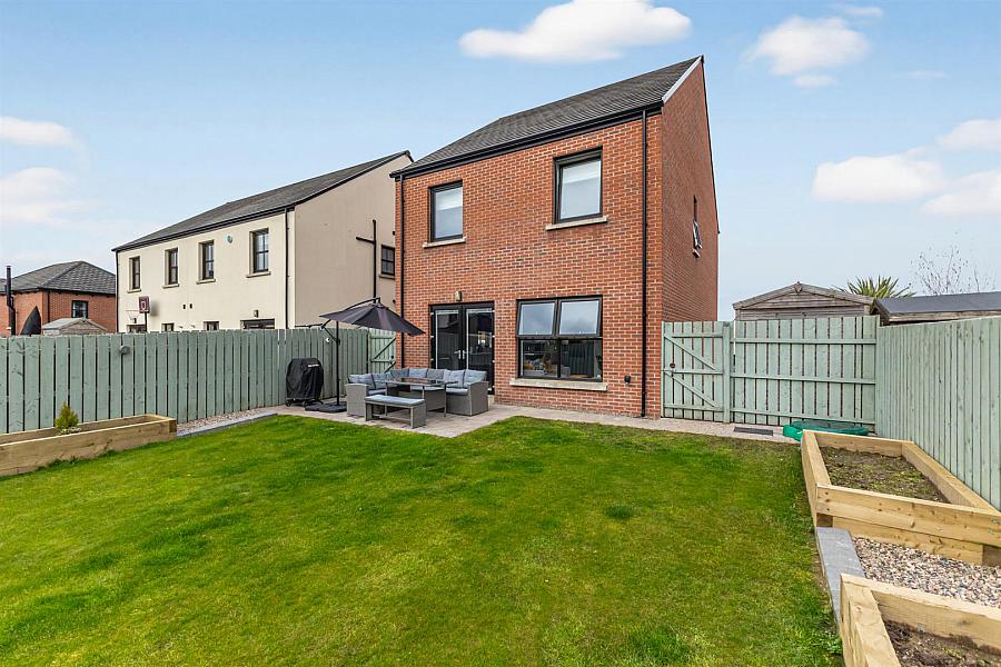 16 Castlegowan Place