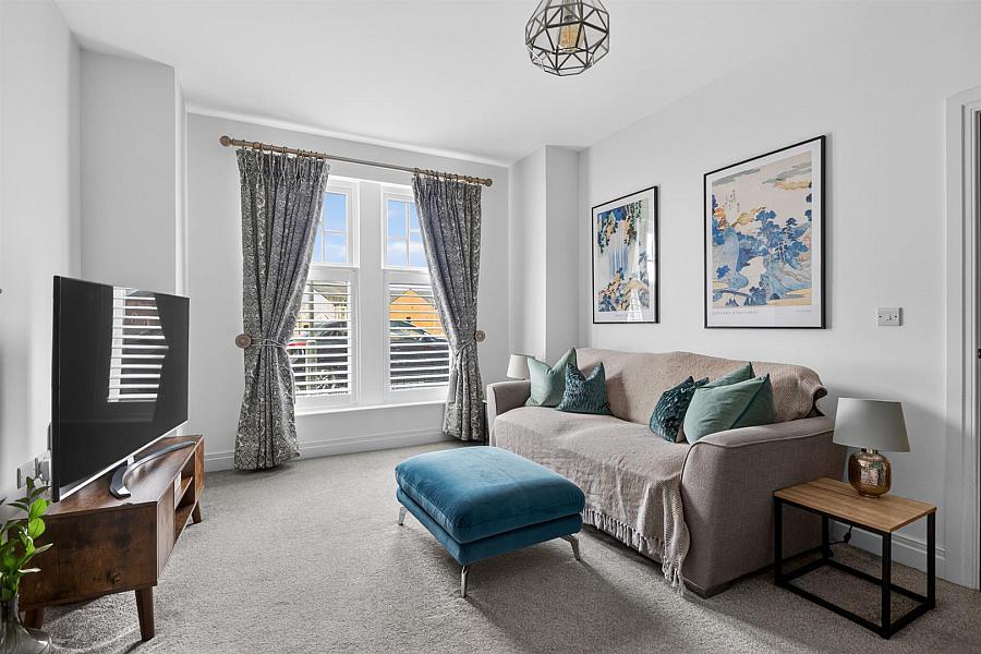 16 Castlegowan Place