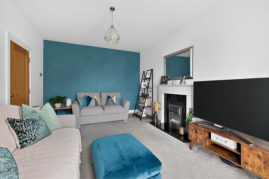 16 Castlegowan Place