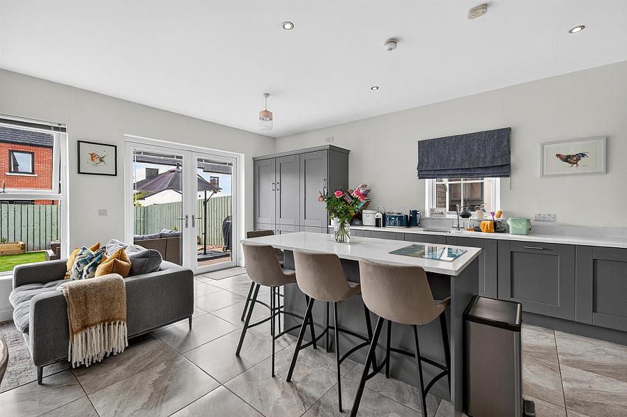 16 Castlegowan Place