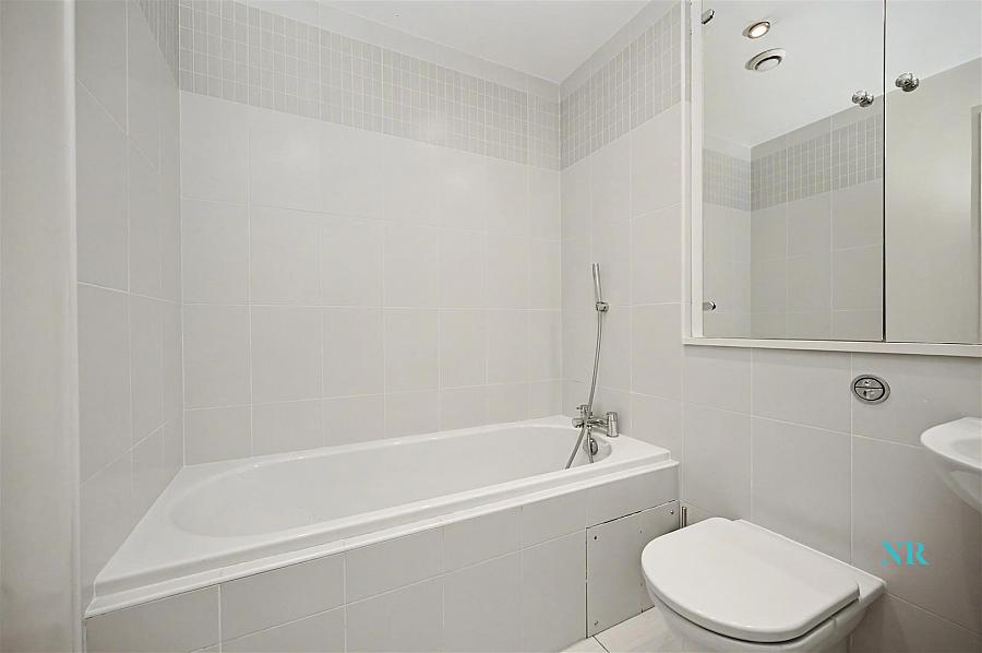 Apt 18.06 Obel Tower 64 Donegall Quay