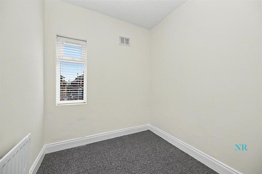 40 Dhu Varren Crescent