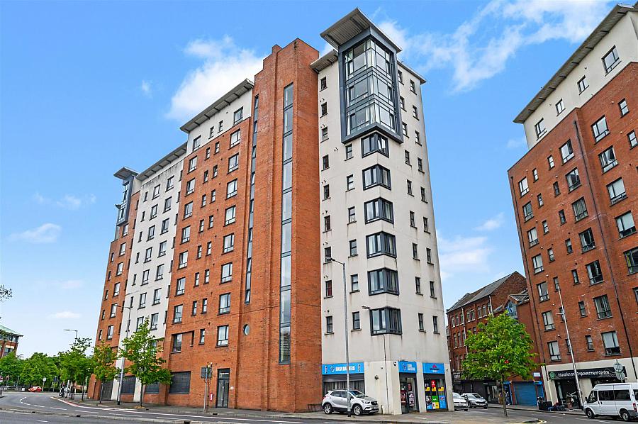 Apartment 211, College Central 4 College Avenue