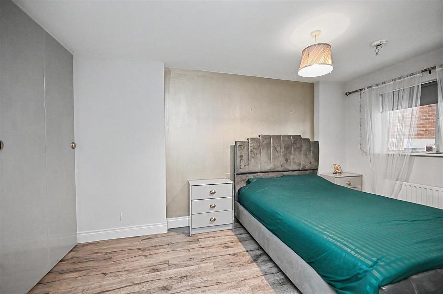 Apartment 211, College Central 4 College Avenue