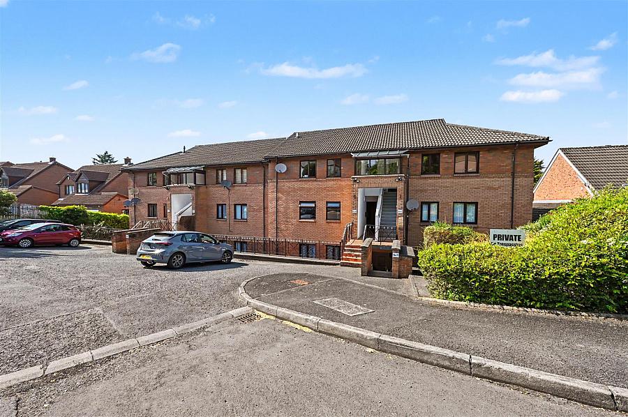 Apt 18 Castle Mews