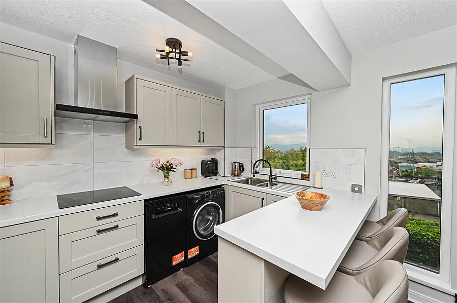 Apt 18 Castle Mews