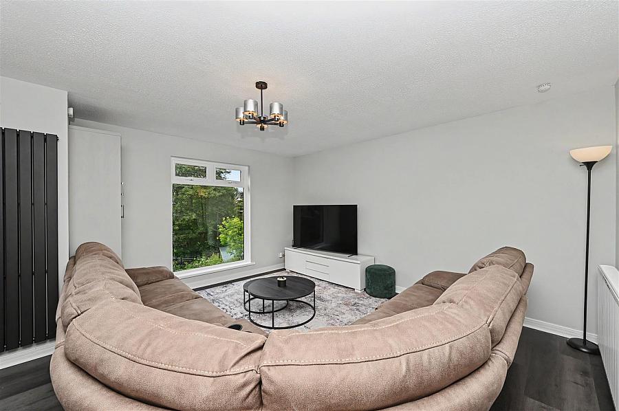 Apt 18 Castle Mews