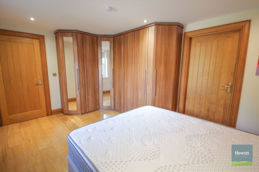 4a Gosford Castle