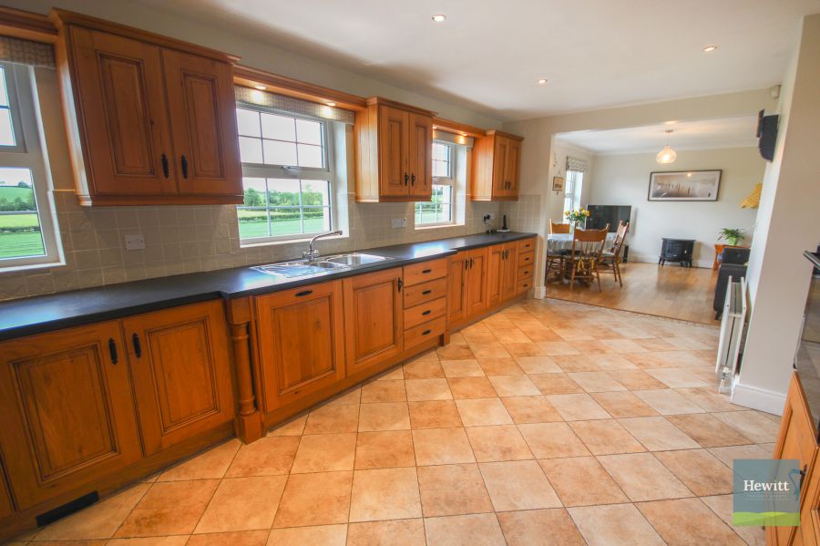 2 Mayfield Avenue Kinallen