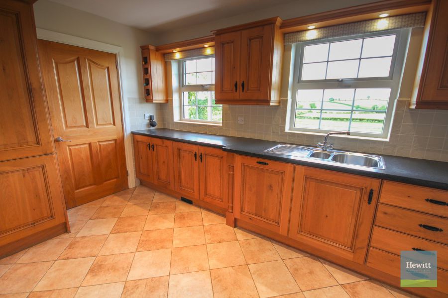 2 Mayfield Avenue Kinallen