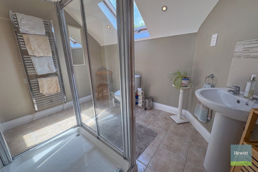 2 Mayfield Avenue Kinallen