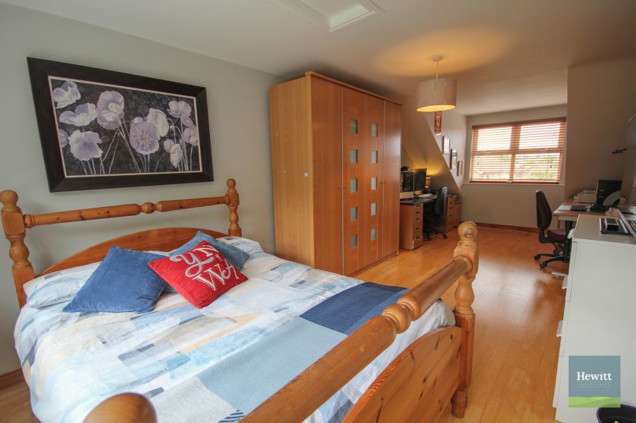 7 Eden Court