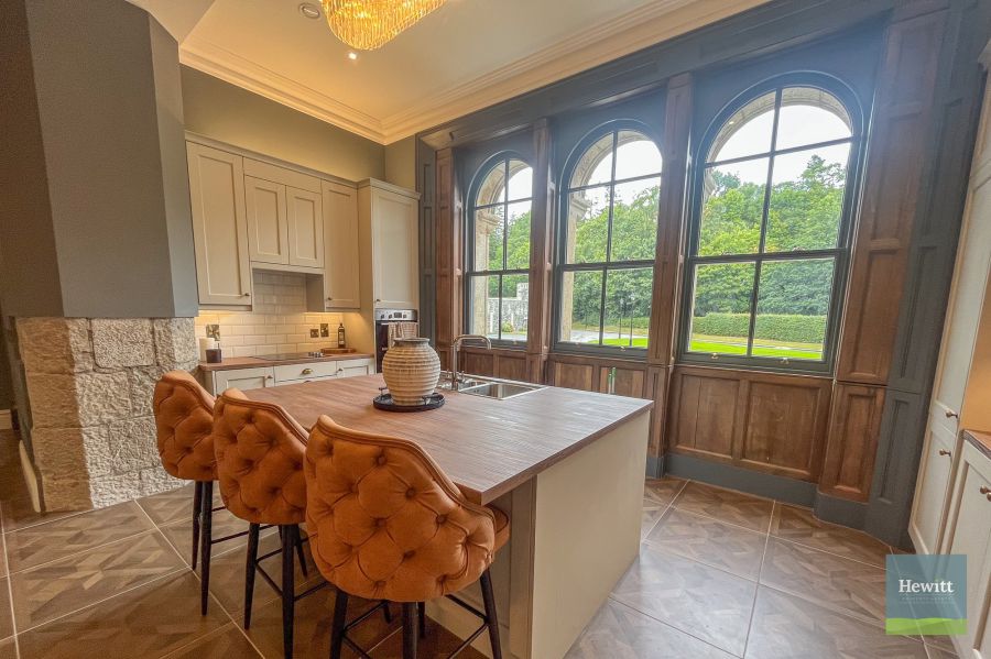 4e Gosford Castle