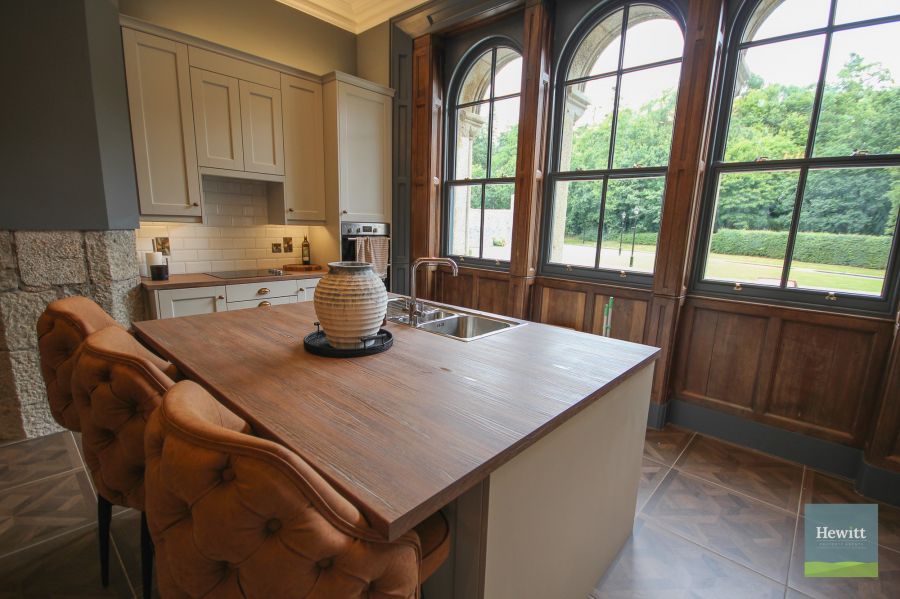 4e Gosford Castle