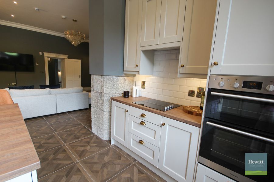 4e Gosford Castle