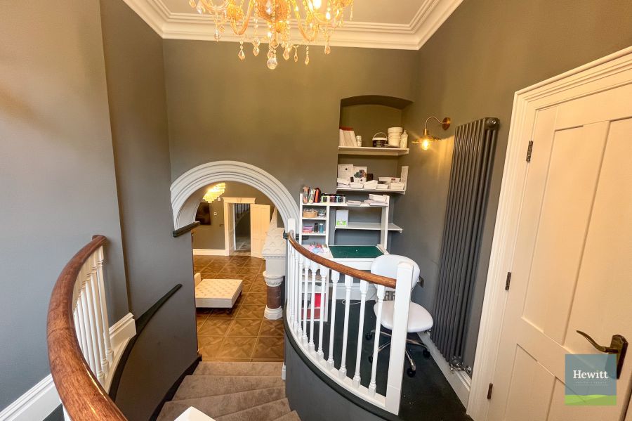 4e Gosford Castle