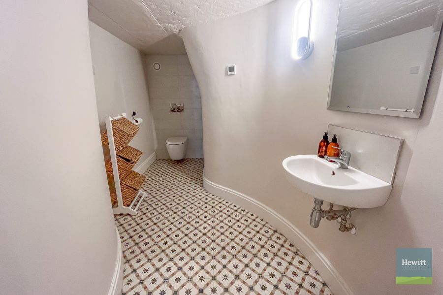 4e Gosford Castle